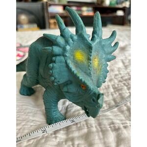 Vintage 2000 Styracosaurus Dinosaur Action Figure Teal Green Horned Toy 7 Inch